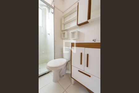 Banheiro de apartamento à venda com 2 quartos, 41m² em Estância Velha, Canoas