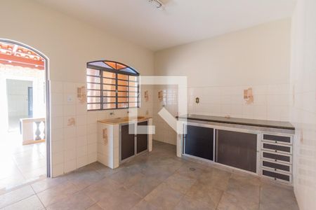 Casa para alugar com 228m², 4 quartos e 4 vagas Casa para alugar com 228m², 4 quartos e 4 vagasCozinha