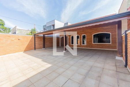 Casa para alugar com 228m², 4 quartos e 4 vagas Casa para alugar com 228m², 4 quartos e 4 vagasGaragem