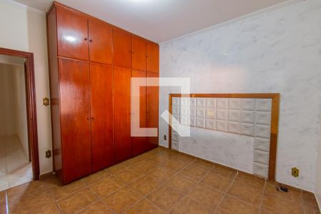 Casa para alugar com 228m², 4 quartos e 4 vagas Casa para alugar com 228m², 4 quartos e 4 vagasQuarto 1