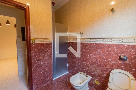 Casa para alugar com 228m², 4 quartos e 4 vagas Casa para alugar com 228m², 4 quartos e 4 vagasBanheiro