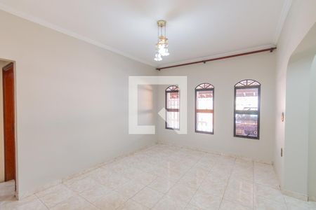 Casa para alugar com 228m², 4 quartos e 4 vagas Casa para alugar com 228m², 4 quartos e 4 vagasSala