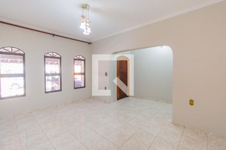 Casa para alugar com 4 quartos, 228m² em Vila Georgina, Campinas
