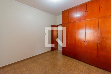 Casa para alugar com 228m², 4 quartos e 4 vagas Casa para alugar com 228m², 4 quartos e 4 vagasQuarto 1