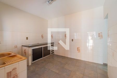 Casa para alugar com 228m², 4 quartos e 4 vagas Casa para alugar com 228m², 4 quartos e 4 vagasCozinha