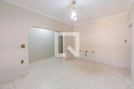 Casa para alugar com 228m², 4 quartos e 4 vagas Casa para alugar com 228m², 4 quartos e 4 vagasSala