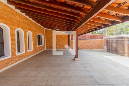 Casa para alugar com 228m², 4 quartos e 4 vagas Casa para alugar com 228m², 4 quartos e 4 vagasGaragem