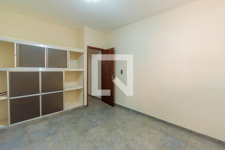 Casa para alugar com 228m², 4 quartos e 4 vagas Casa para alugar com 228m², 4 quartos e 4 vagasQuarto 4