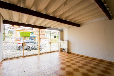 Casa para alugar com 180m², 3 quartos e 2 vagas Casa para alugar com 180m², 3 quartos e 2 vagasGaragem