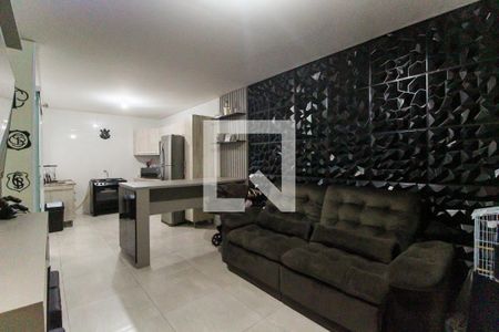 Sala de casa de condomínio à venda com 2 quartos, 58m² em Vila Carmosina, São Paulo