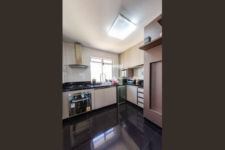 Cozinha de apartamento para alugar com 3 quartos, 100m² em Buritis, Belo Horizonte