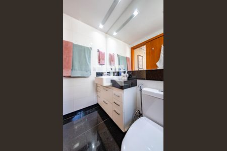 Apartamento para alugar com 100m², 3 quartos e 2 vagas Apartamento para alugar com 100m², 3 quartos e 2 vagasBanheiro da suite