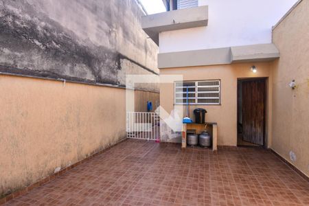 Casa à venda com 100m², 2 quartos e 1 vagaQuintal