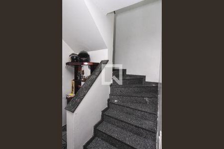 Casa à venda com 189m², 3 quartos e 5 vagasEscada