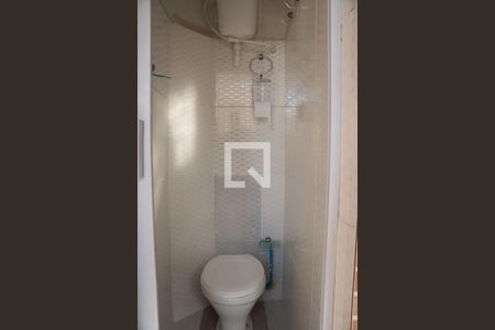 Apartamento à venda com 96m², 2 quartos e sem vaga Apartamento à venda com 96m², 2 quartos e sem vagaBanheiro de Serviço