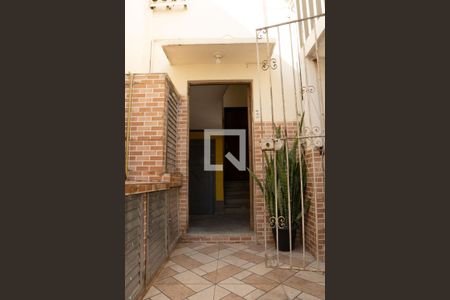 Apartamento à venda com 96m², 2 quartos e sem vaga Apartamento à venda com 96m², 2 quartos e sem vagaFachada e portaria