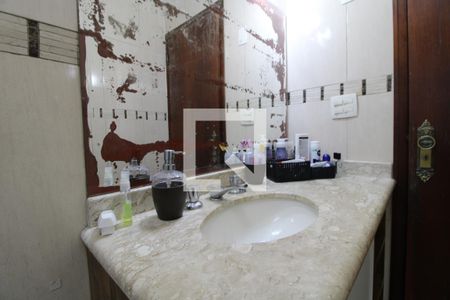 Pia banheiro da suíte de casa à venda com 3 quartos, 160m² em Parque Alves de Lima, São Paulo