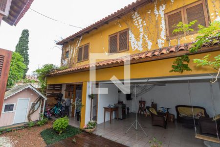 Casa à venda com 260m², 4 quartos e 3 vagas Casa à venda com 260m², 4 quartos e 3 vagasQuintal