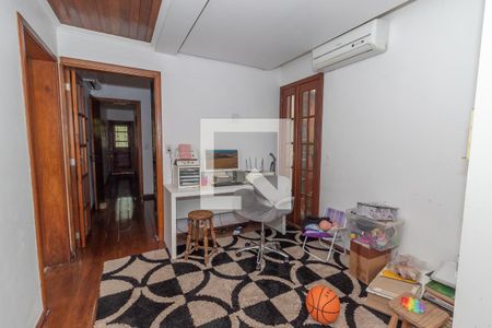 Casa à venda com 260m², 4 quartos e 3 vagas Casa à venda com 260m², 4 quartos e 3 vagasEscritório