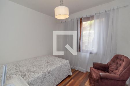 Casa à venda com 260m², 4 quartos e 3 vagas Casa à venda com 260m², 4 quartos e 3 vagasQuarto 2 - Suíte