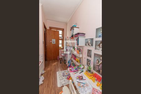 Casa à venda com 260m², 4 quartos e 3 vagas Casa à venda com 260m², 4 quartos e 3 vagasQuarto 4