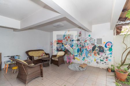 Casa à venda com 260m², 4 quartos e 3 vagas Casa à venda com 260m², 4 quartos e 3 vagasÁrea comum - Churrasqueira