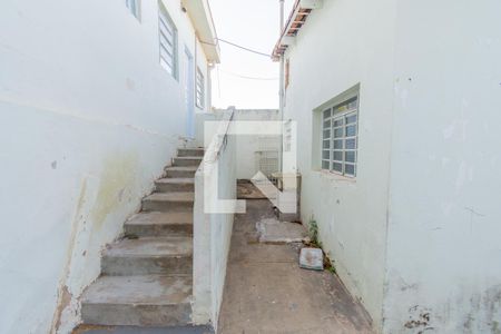 Casa à venda com 140m², 3 quartos e 2 vagasEscada