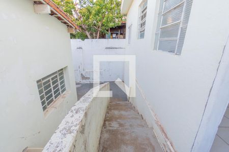 Casa à venda com 140m², 3 quartos e 2 vagasEscada