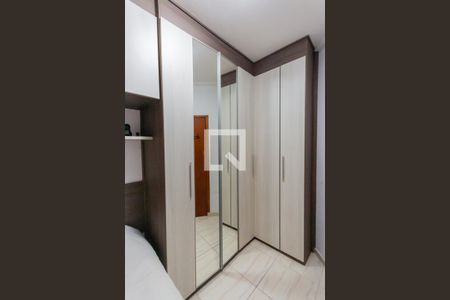 Armário de apartamento para alugar com 2 quartos, 56m² em Jardim Santo Alberto, Santo André