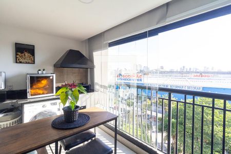 Varanda  de apartamento para alugar com 2 quartos, 61m² em Continental, Osasco