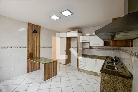 Casa à venda com 360m², 4 quartos e 2 vagasCozinha