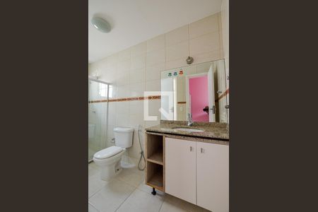 Casa à venda com 360m², 4 quartos e 2 vagasBanheiro da Suite Canadense