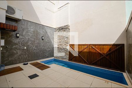 Casa à venda com 360m², 4 quartos e 2 vagasEspaço Gourmet / Piscina