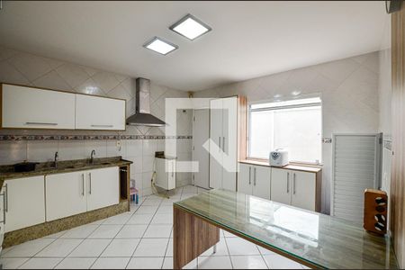 Casa à venda com 360m², 4 quartos e 2 vagasCozinha