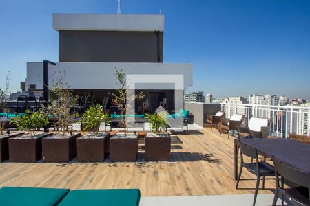 Studio para alugar com 27m², 1 quarto e sem vaga Studio para alugar com 27m², 1 quarto e sem vagaÁrea comum - Piscina