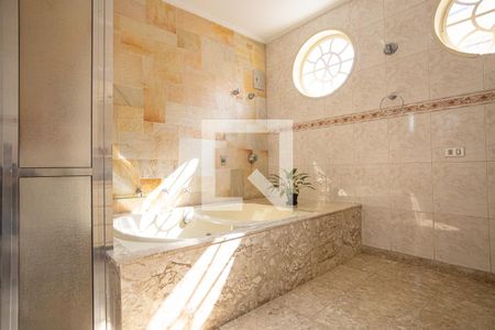 Casa para alugar com 300m², 3 quartos e 4 vagasBanheiro 2