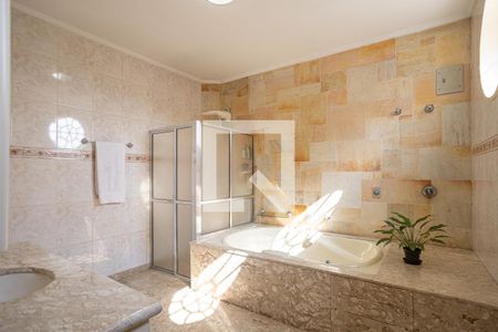 Casa para alugar com 300m², 3 quartos e 4 vagasBanheiro 2