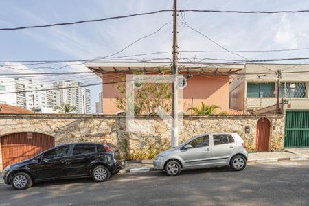Casa para alugar com 300m², 3 quartos e 4 vagasFachada