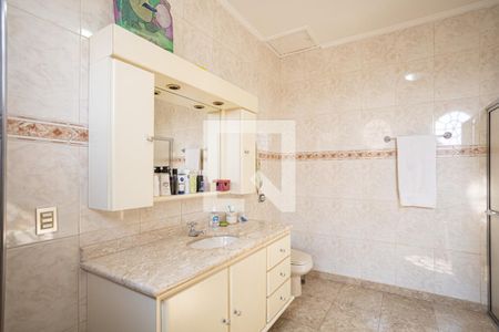 Casa para alugar com 300m², 3 quartos e 4 vagasBanheiro 2