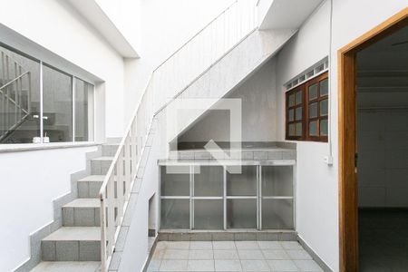 Casa à venda com 120m², 2 quartos e 1 vagaQuintal