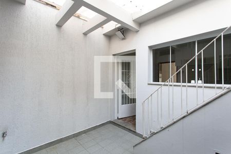 Casa à venda com 120m², 2 quartos e 1 vagaQuintal