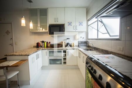 Apartamento à venda com 140m², 3 quartos e 2 vagasCozinha - Armários