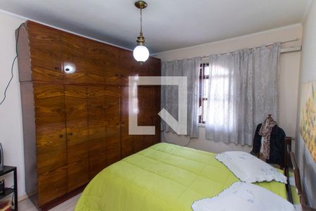 Casa à venda com 160m², 3 quartos e 2 vagasSuíte