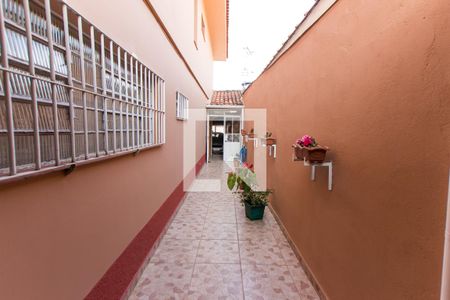 Casa à venda com 160m², 3 quartos e 2 vagasCorredor