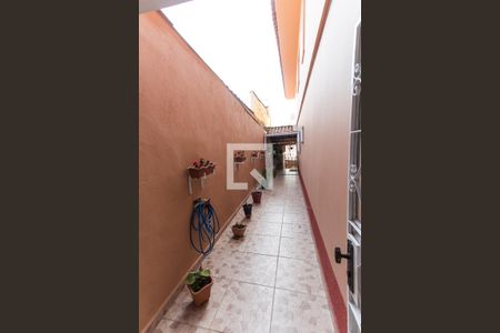 Casa à venda com 160m², 3 quartos e 2 vagasCorredor