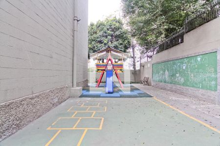 Apartamento à venda com 73m², 2 quartos e 1 vaga Apartamento à venda com 73m², 2 quartos e 1 vagaÁrea Comum - Playground