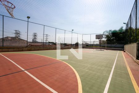 Apartamento para alugar com 110m², 3 quartos e 2 vagas Apartamento para alugar com 110m², 3 quartos e 2 vagasÁrea comum - Quadra esportiva