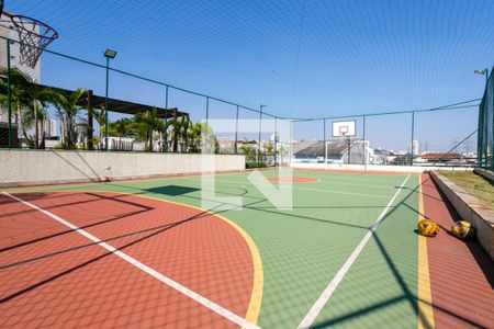 Apartamento para alugar com 110m², 3 quartos e 2 vagas Apartamento para alugar com 110m², 3 quartos e 2 vagasÁrea comum - Quadra esportiva