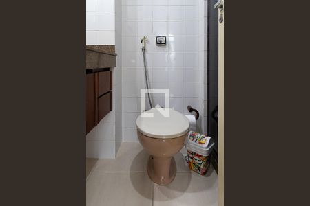 Apartamento à venda com 100m², 2 quartos e 2 vagasBanheiro da suíte 