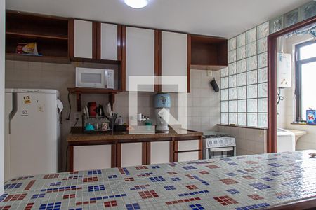 Apartamento à venda com 100m², 2 quartos e 2 vagasCozinha 